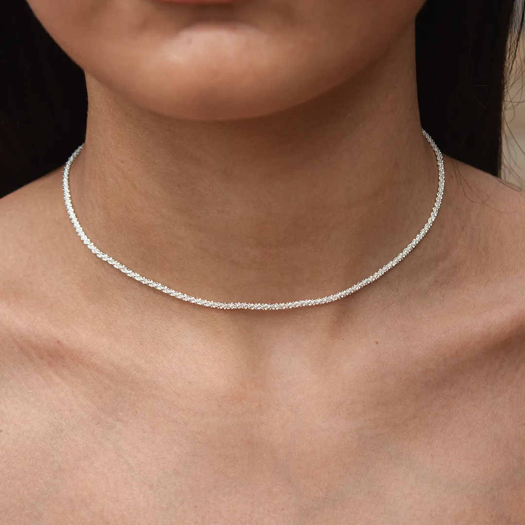 COLAR CHOKER CORRENTE TORCIDA DIAMANTADA COLAR CHOKER CORRENTE TORCIDA DIAMANTADA